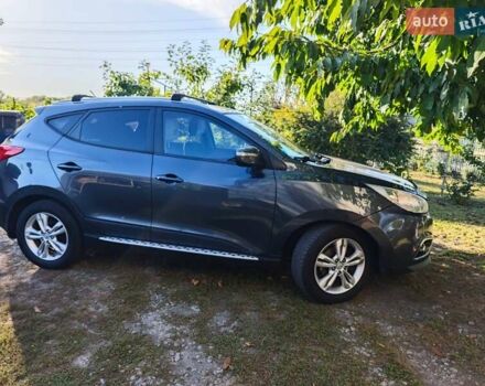 Серый Хендай их35, объемом двигателя 2 л и пробегом 207 тыс. км за 10600 $, фото 5 на Automoto.ua