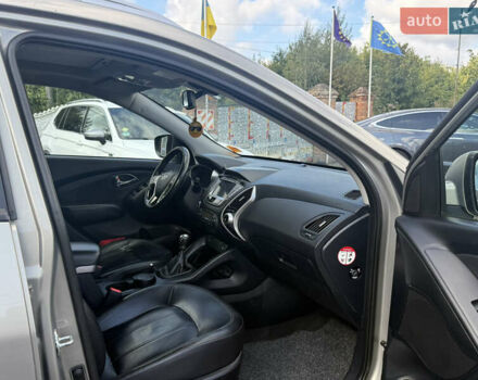 Хендай их35 2010 в Хмельницком на Automoto.ua Серый Хендай их35, объемом двигателя 2 л и пробегом 180 тыс. км за 11000 $, фото 6 на Automoto.ua