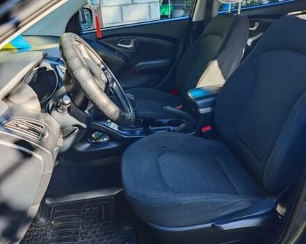 Серый Хендай их35, объемом двигателя 2 л и пробегом 207 тыс. км за 10600 $, фото 18 на Automoto.ua