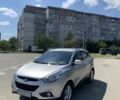 Серый Хендай их35, объемом двигателя 2 л и пробегом 80 тыс. км за 12000 $, фото 2 на Automoto.ua