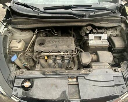 Серый Хендай их35, объемом двигателя 2 л и пробегом 72 тыс. км за 11000 $, фото 9 на Automoto.ua