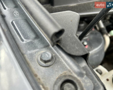 Серый Хендай их35, объемом двигателя 2 л и пробегом 262 тыс. км за 12150 $, фото 92 на Automoto.ua