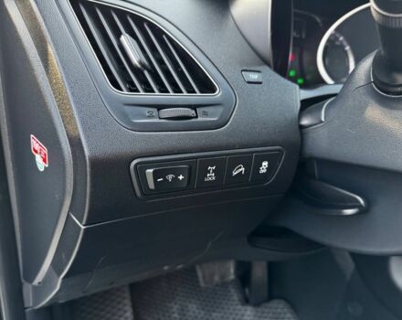 Сірий Хендай іх35, об'ємом двигуна 2 л та пробігом 228 тис. км за 10999 $, фото 9 на Automoto.ua