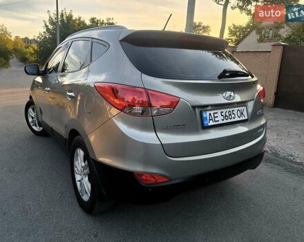 Серый Хендай их35, объемом двигателя 2 л и пробегом 187 тыс. км за 9900 $, фото 1 на Automoto.ua