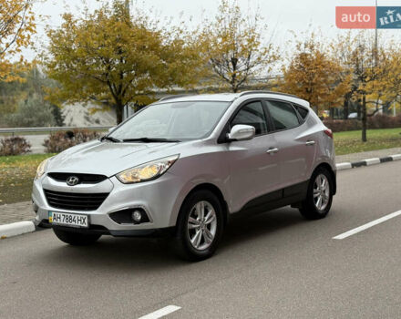 Серый Хендай их35, объемом двигателя 2 л и пробегом 175 тыс. км за 7250 $, фото 12 на Automoto.ua