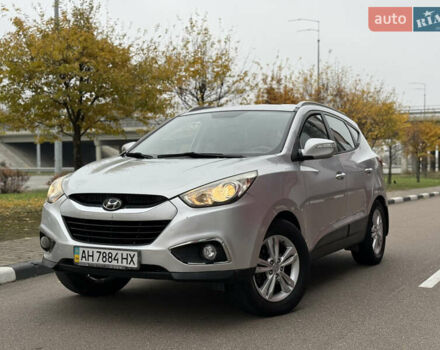 Серый Хендай их35, объемом двигателя 2 л и пробегом 175 тыс. км за 7350 $, фото 3 на Automoto.ua