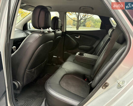 Серый Хендай их35, объемом двигателя 2 л и пробегом 175 тыс. км за 7250 $, фото 16 на Automoto.ua