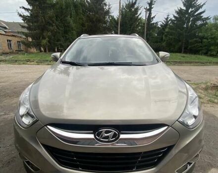 Серый Хендай их35, объемом двигателя 2 л и пробегом 72 тыс. км за 11000 $, фото 1 на Automoto.ua