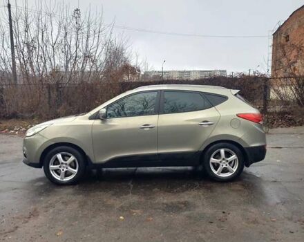 Серый Хендай их35, объемом двигателя 2 л и пробегом 244 тыс. км за 10950 $, фото 10 на Automoto.ua