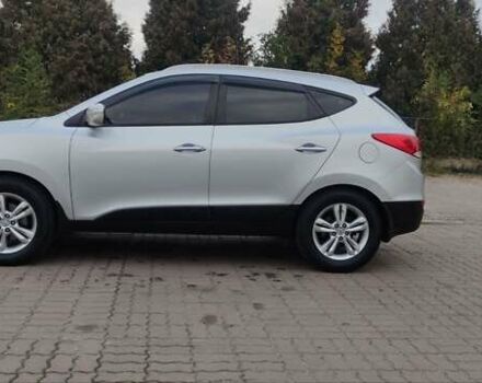 Серый Хендай их35, объемом двигателя 2 л и пробегом 151 тыс. км за 11450 $, фото 17 на Automoto.ua