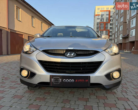 Серый Хендай их35, объемом двигателя 1.69 л и пробегом 270 тыс. км за 9999 $, фото 4 на Automoto.ua