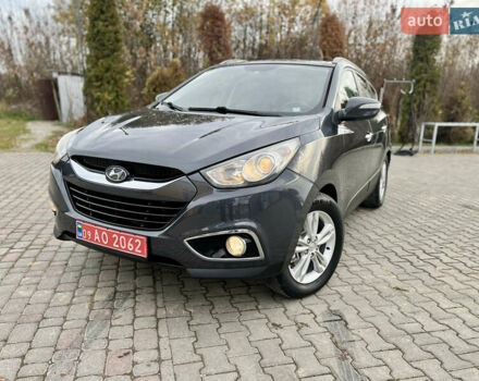 Серый Хендай их35, объемом двигателя 2 л и пробегом 262 тыс. км за 12150 $, фото 13 на Automoto.ua