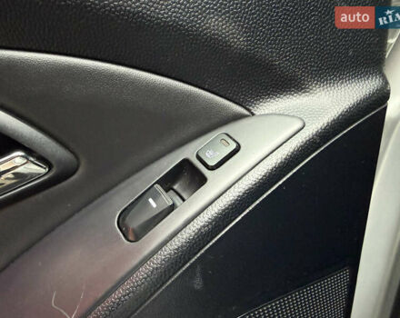 Серый Хендай их35, объемом двигателя 2 л и пробегом 175 тыс. км за 7350 $, фото 17 на Automoto.ua