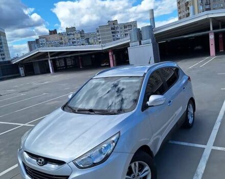 Серый Хендай их35, объемом двигателя 2 л и пробегом 174 тыс. км за 12000 $, фото 10 на Automoto.ua