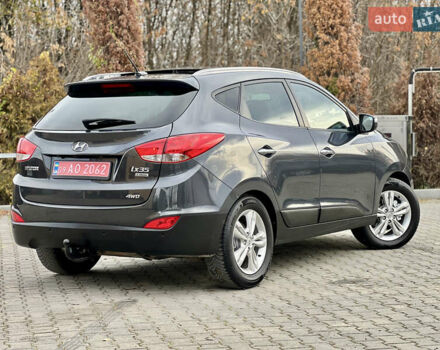 Серый Хендай их35, объемом двигателя 2 л и пробегом 262 тыс. км за 12150 $, фото 45 на Automoto.ua