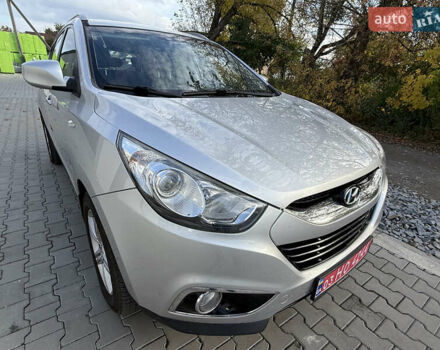 Серый Хендай их35, объемом двигателя 2 л и пробегом 260 тыс. км за 9300 $, фото 2 на Automoto.ua