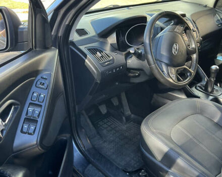 Сірий Хендай іх35, об'ємом двигуна 2 л та пробігом 279 тис. км за 8300 $, фото 6 на Automoto.ua