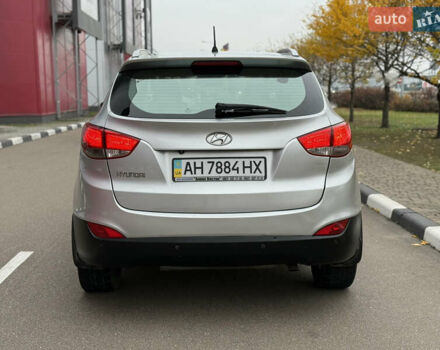 Серый Хендай их35, объемом двигателя 2 л и пробегом 175 тыс. км за 7700 $, фото 6 на Automoto.ua