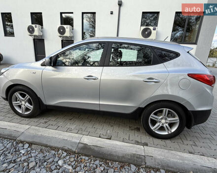 Серый Хендай их35, объемом двигателя 2 л и пробегом 260 тыс. км за 9800 $, фото 12 на Automoto.ua