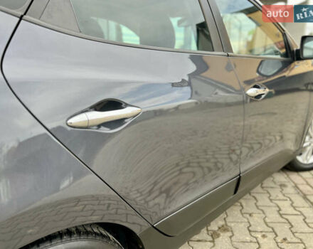 Серый Хендай их35, объемом двигателя 2 л и пробегом 262 тыс. км за 12150 $, фото 33 на Automoto.ua