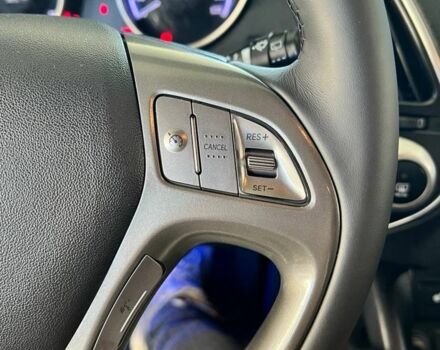 Серый Хендай их35, объемом двигателя 2 л и пробегом 163 тыс. км за 10800 $, фото 12 на Automoto.ua