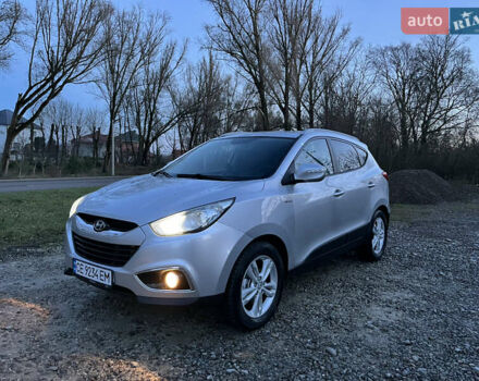 Серый Хендай их35, объемом двигателя 2 л и пробегом 228 тыс. км за 10450 $, фото 3 на Automoto.ua