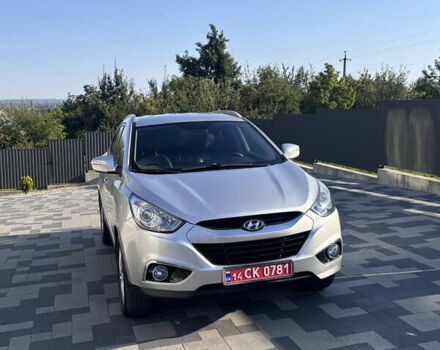 Сірий Хендай іх35, об'ємом двигуна 2 л та пробігом 255 тис. км за 11900 $, фото 2 на Automoto.ua