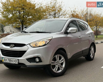 Серый Хендай их35, объемом двигателя 2 л и пробегом 175 тыс. км за 7250 $, фото 5 на Automoto.ua