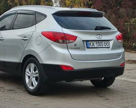 Серый Хендай их35, объемом двигателя 2 л и пробегом 151 тыс. км за 11450 $, фото 10 на Automoto.ua