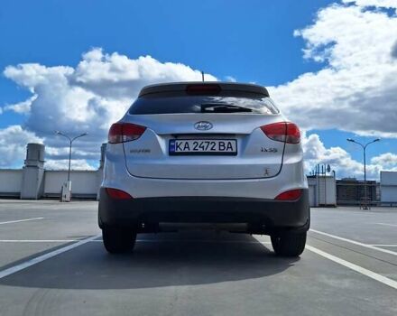 Серый Хендай их35, объемом двигателя 2 л и пробегом 174 тыс. км за 12000 $, фото 1 на Automoto.ua