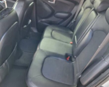 Серый Хендай их35, объемом двигателя 2 л и пробегом 174 тыс. км за 12000 $, фото 24 на Automoto.ua