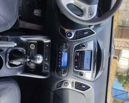 Хендай их35 2010 в Ровно на Automoto.ua Серый Хендай их35, объемом двигателя 1.69 л и пробегом 220 тыс. км за 10300 $, фото 18 на Automoto.ua