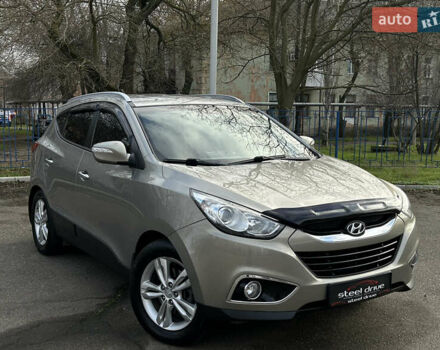 Серый Хендай их35, объемом двигателя 2 л и пробегом 170 тыс. км за 11999 $, фото 2 на Automoto.ua