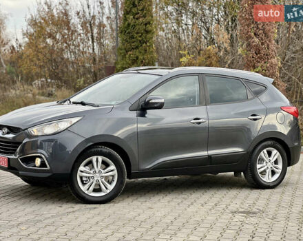 Серый Хендай их35, объемом двигателя 2 л и пробегом 262 тыс. км за 12150 $, фото 6 на Automoto.ua