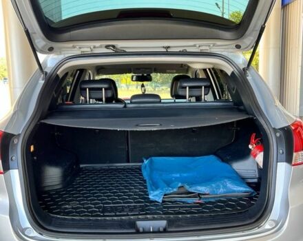 Серый Хендай их35, объемом двигателя 2 л и пробегом 163 тыс. км за 10800 $, фото 18 на Automoto.ua