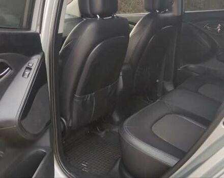 Серый Хендай их35, объемом двигателя 2 л и пробегом 151 тыс. км за 11450 $, фото 30 на Automoto.ua