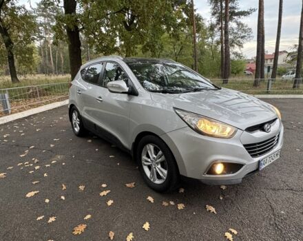 Серый Хендай их35, объемом двигателя 2 л и пробегом 190 тыс. км за 10700 $, фото 2 на Automoto.ua