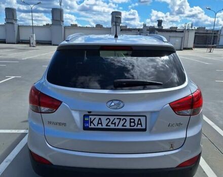 Серый Хендай их35, объемом двигателя 2 л и пробегом 174 тыс. км за 12000 $, фото 8 на Automoto.ua