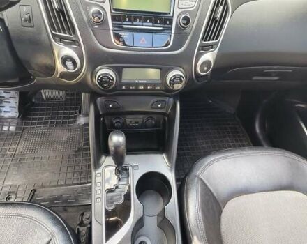 Серый Хендай их35, объемом двигателя 2 л и пробегом 187 тыс. км за 12900 $, фото 33 на Automoto.ua