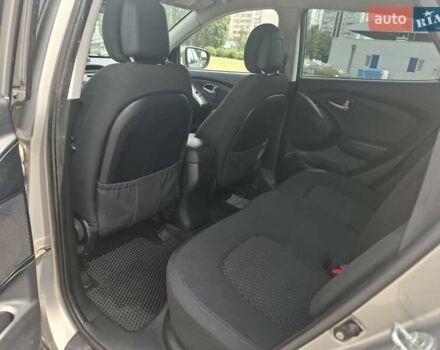 Серый Хендай их35, объемом двигателя 2 л и пробегом 193 тыс. км за 10999 $, фото 15 на Automoto.ua