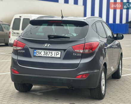 Серый Хендай их35, объемом двигателя 2 л и пробегом 170 тыс. км за 11700 $, фото 16 на Automoto.ua