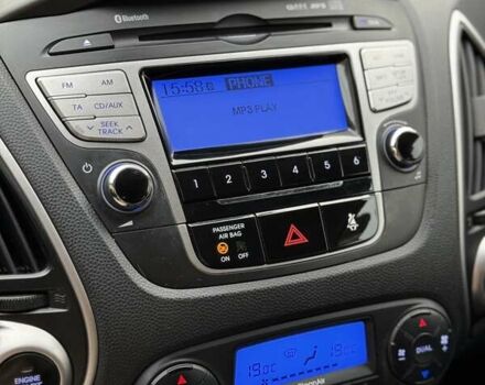 Серый Хендай их35, объемом двигателя 2 л и пробегом 190 тыс. км за 12500 $, фото 12 на Automoto.ua