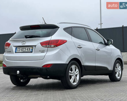 Серый Хендай их35, объемом двигателя 2 л и пробегом 240 тыс. км за 11500 $, фото 20 на Automoto.ua