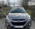 Серый Хендай их35, объемом двигателя 2 л и пробегом 190 тыс. км за 12500 $, фото 2 на Automoto.ua