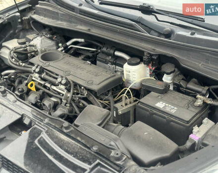 Серый Хендай их35, объемом двигателя 2 л и пробегом 170 тыс. км за 11700 $, фото 55 на Automoto.ua