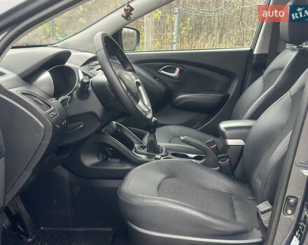 Серый Хендай их35, объемом двигателя 2 л и пробегом 170 тыс. км за 11700 $, фото 42 на Automoto.ua