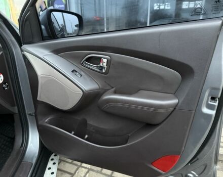 Сірий Хендай іх35, об'ємом двигуна 2 л та пробігом 186 тис. км за 11900 $, фото 14 на Automoto.ua