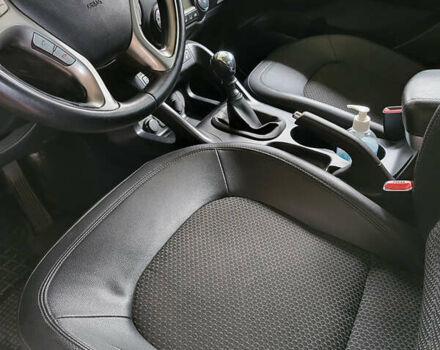 Серый Хендай их35, объемом двигателя 2 л и пробегом 264 тыс. км за 11700 $, фото 32 на Automoto.ua