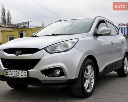 Серый Хендай их35, объемом двигателя 2 л и пробегом 267 тыс. км за 8999 $, фото 2 на Automoto.ua