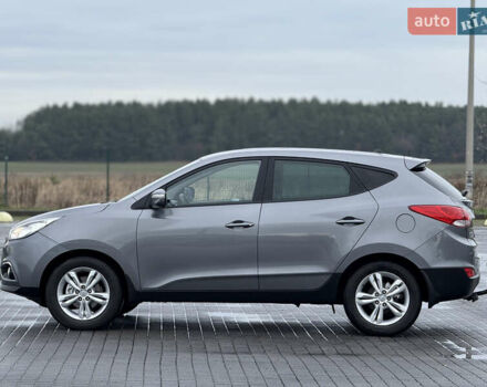 Сірий Хендай іх35, об'ємом двигуна 1.7 л та пробігом 235 тис. км за 11499 $, фото 2 на Automoto.ua